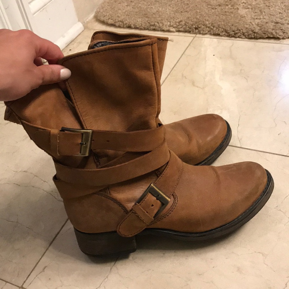 Steve Madden Brown Boots
